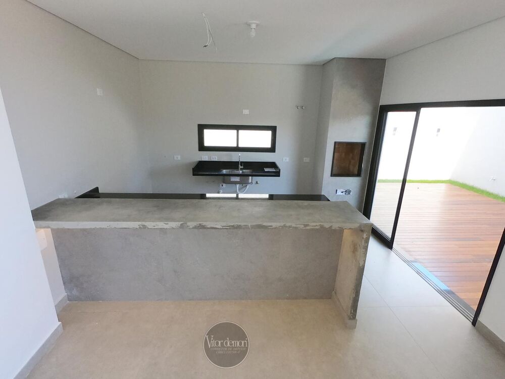 Casa de Condomínio à venda com 3 quartos, 300m² - Foto 2