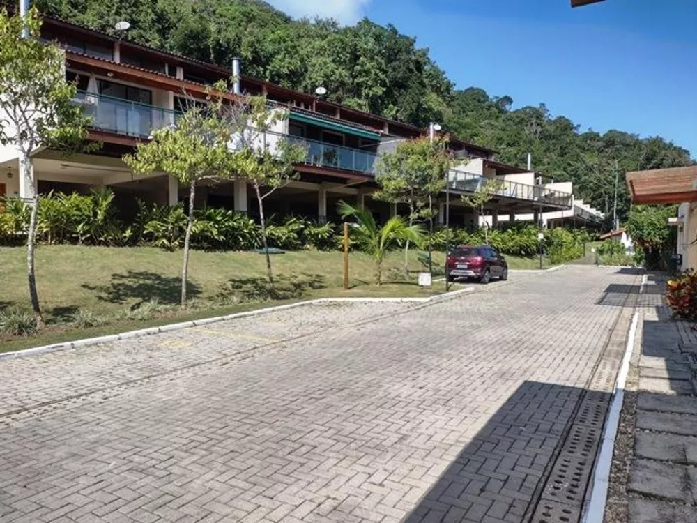 Casa de Condomínio à venda com 4 quartos, 204m² - Foto 1