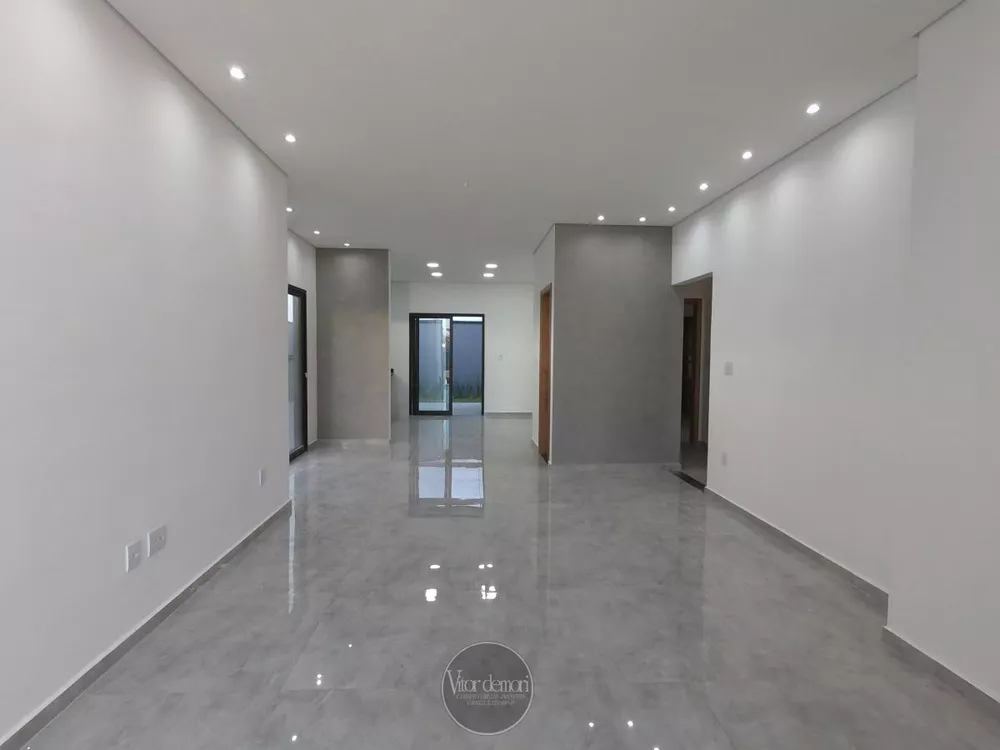 Casa de Condomínio à venda com 3 quartos, 270m² - Foto 2