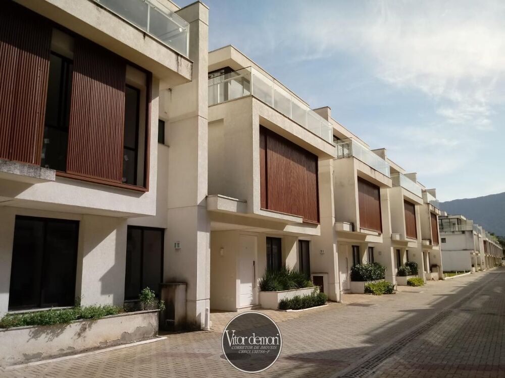 Casa de Condomínio à venda com 4 quartos, 176m² - Foto 1