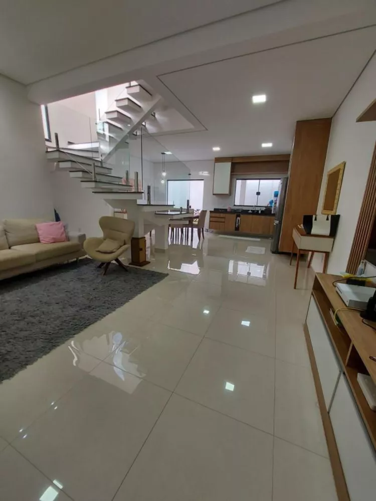 Casa à venda com 3 quartos, 150m² - Foto 3