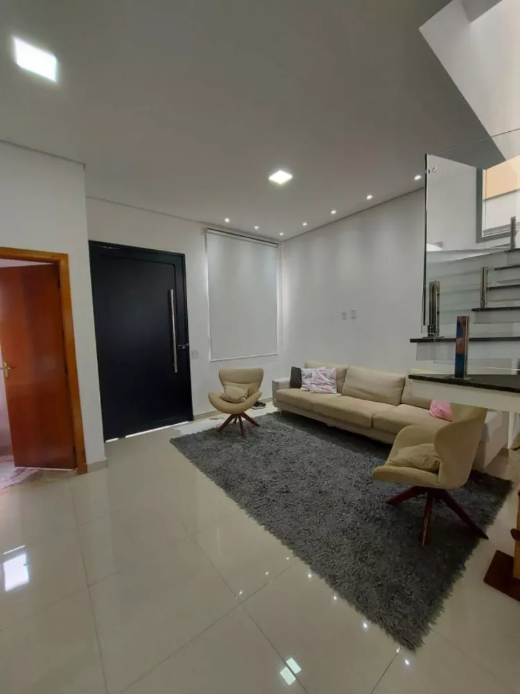 Casa à venda com 3 quartos, 150m² - Foto 2