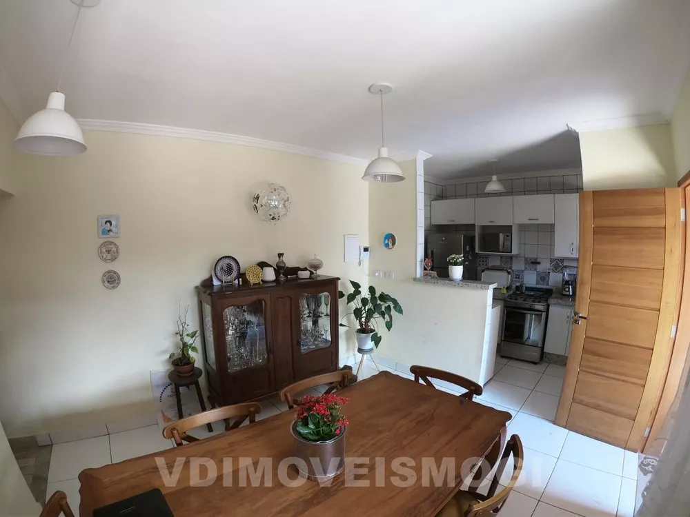 Casa à venda com 3 quartos, 246m² - Foto 4