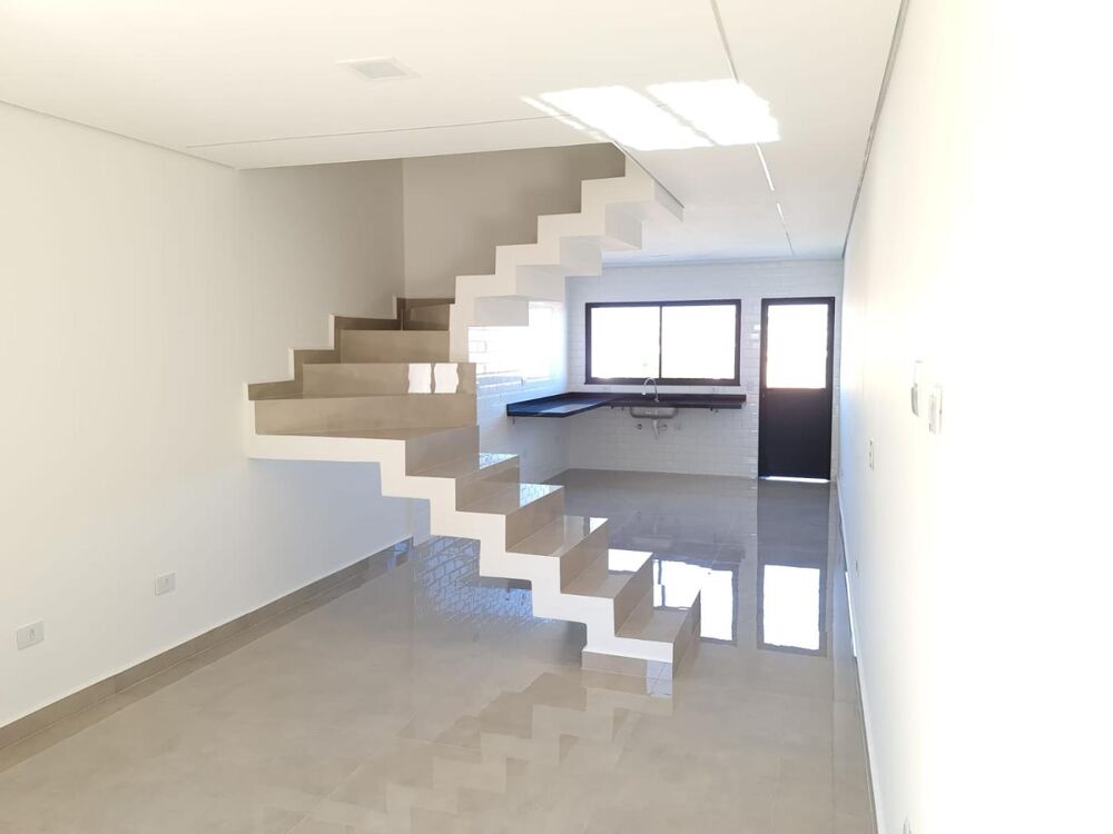 Casa à venda com 2 quartos, 77m² - Foto 4
