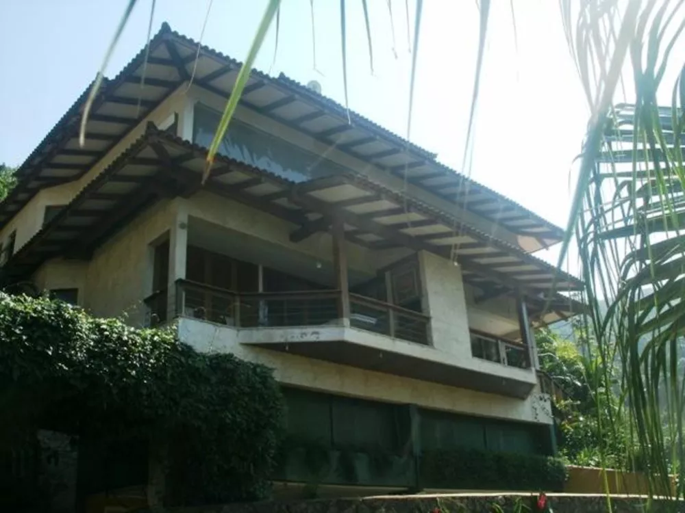 Casa de Condomínio à venda com 4 quartos, 163m² - Foto 1