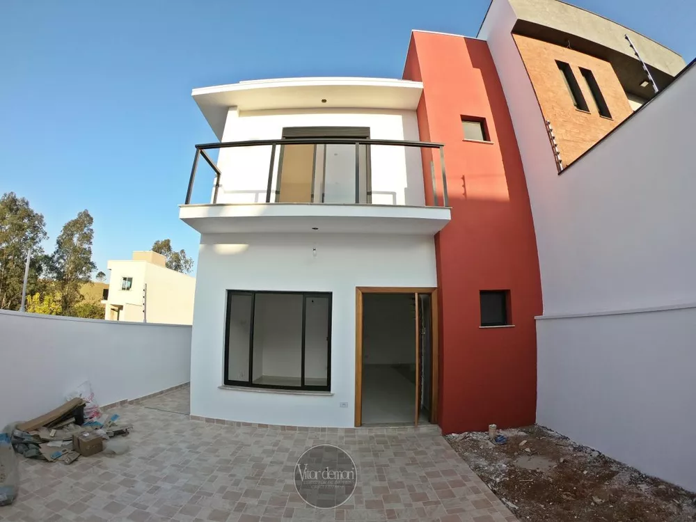 Casa à venda com 3 quartos, 150m² - Foto 2