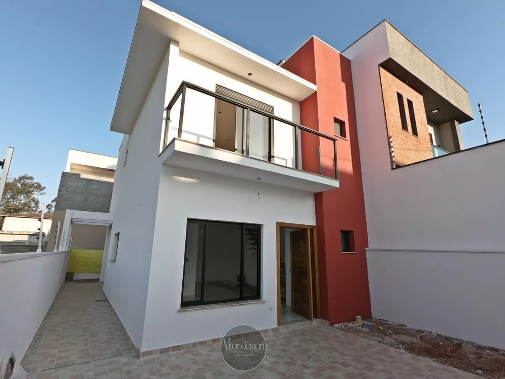 Casa à venda com 3 quartos, 150m² - Foto 1