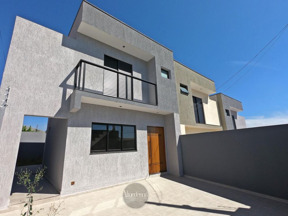 Casa à venda com 3 quartos, 130m² - Foto 1