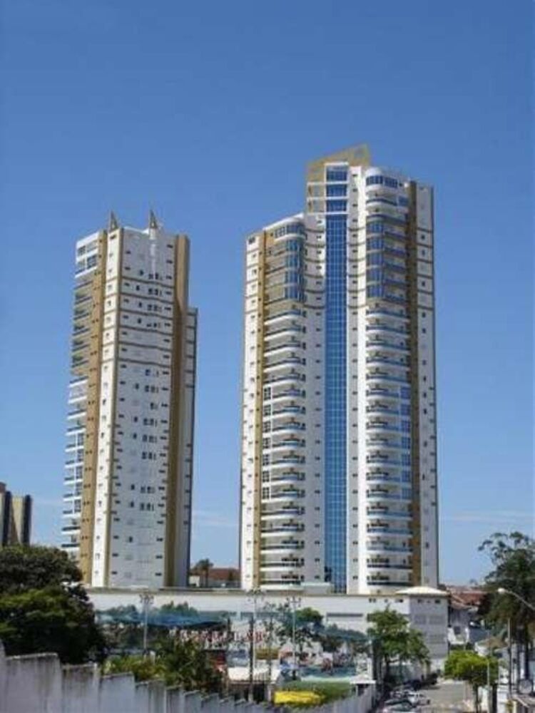 Apartamento à venda com 4 quartos, 220m² - Foto 1