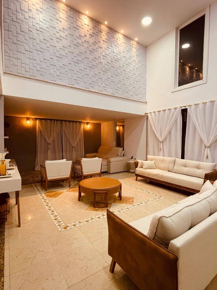 Casa à venda e aluguel com 5 quartos, 600m² - Foto 1