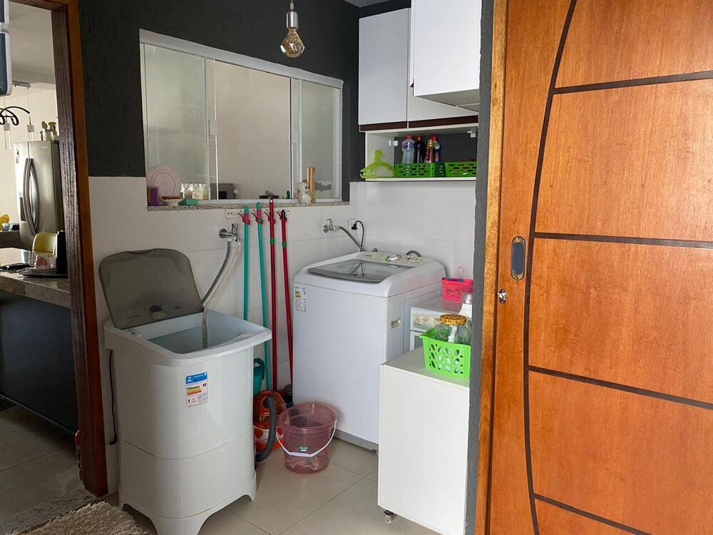 Casa à venda com 2 quartos, 69m² - Foto 4