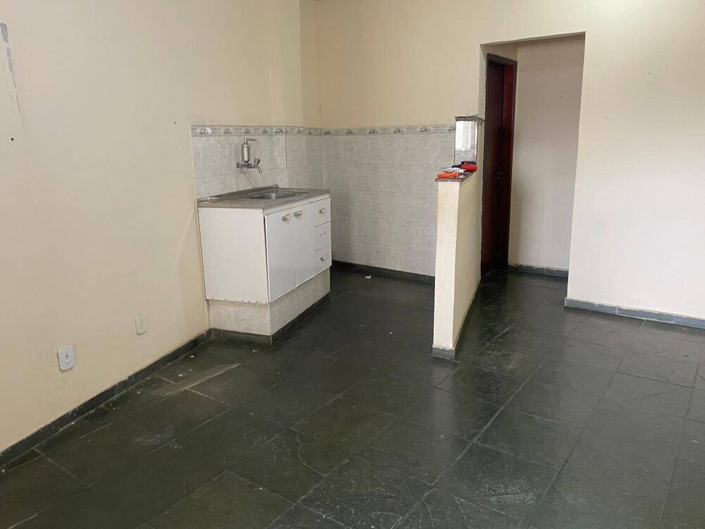 Apartamento para alugar com 2 quartos, 75m² - Foto 3