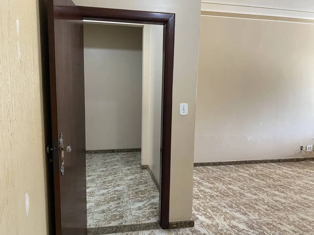 Casa, 4 quartos, 250 m² - Foto 8