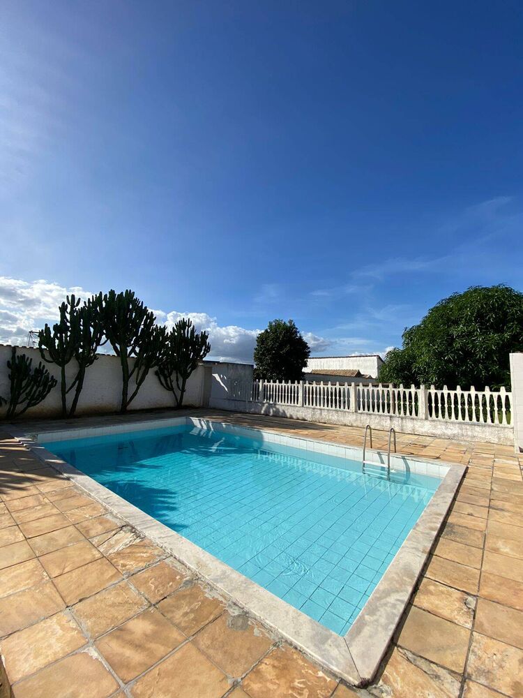 Casa à venda com 2 quartos, 80m² - Foto 1