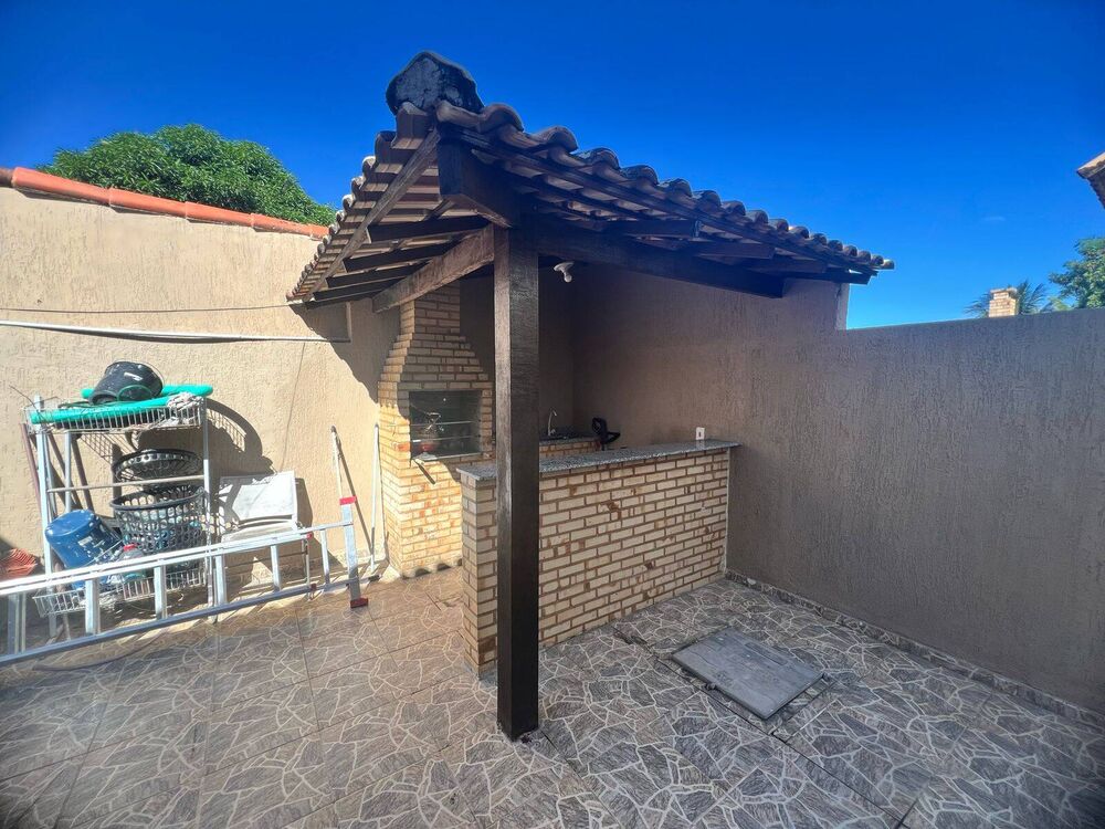 Casa à venda com 2 quartos, 71m² - Foto 2