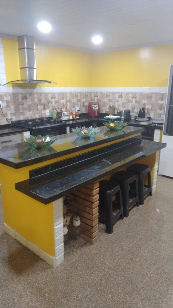 Casa, 3 quartos, 202 m² - Foto 1