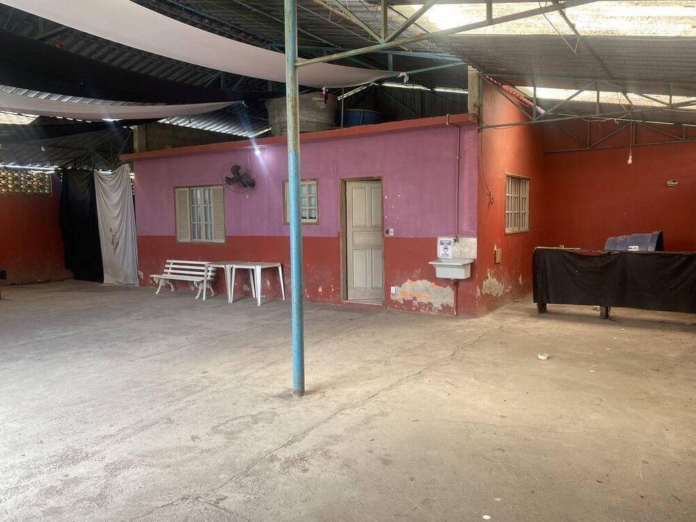 Casa à venda com 1 quarto, 180m² - Foto 8