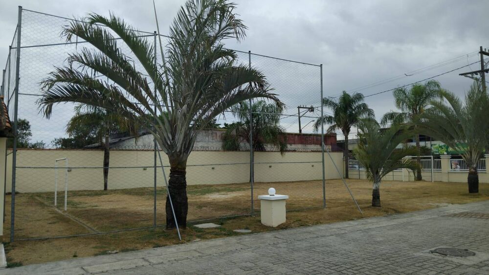 Casa à venda com 2 quartos, 70m² - Foto 4