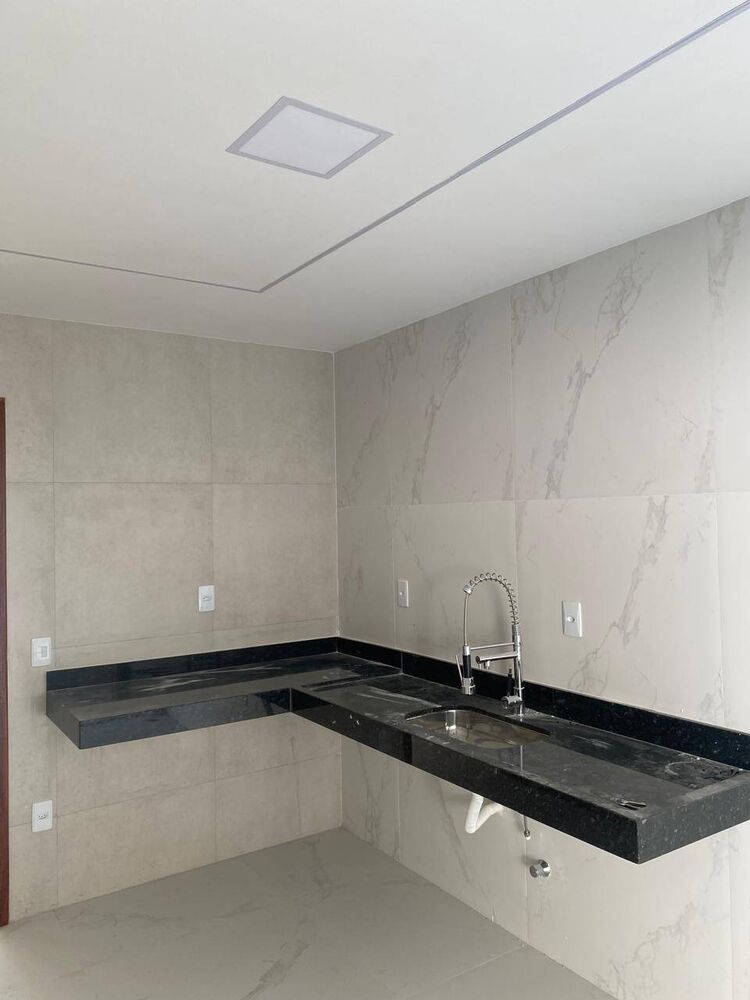 Casa à venda com 3 quartos, 230m² - Foto 3