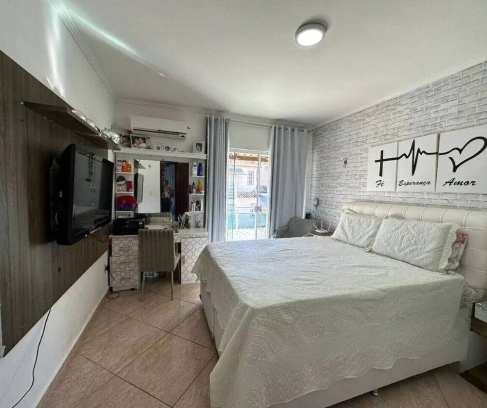 Casa à venda com 2 quartos, 90m² - Foto 4
