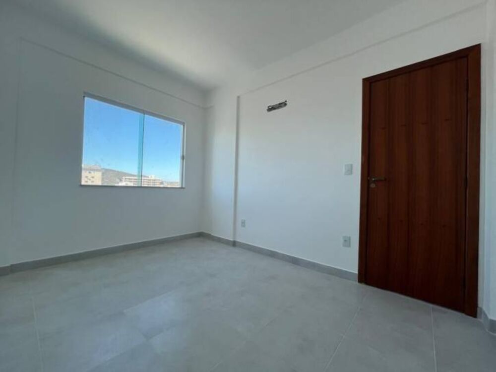 Apartamento à venda com 2 quartos, 75m² - Foto 2