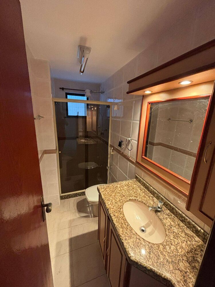 Apartamento para alugar com 3 quartos, 110m² - Foto 2