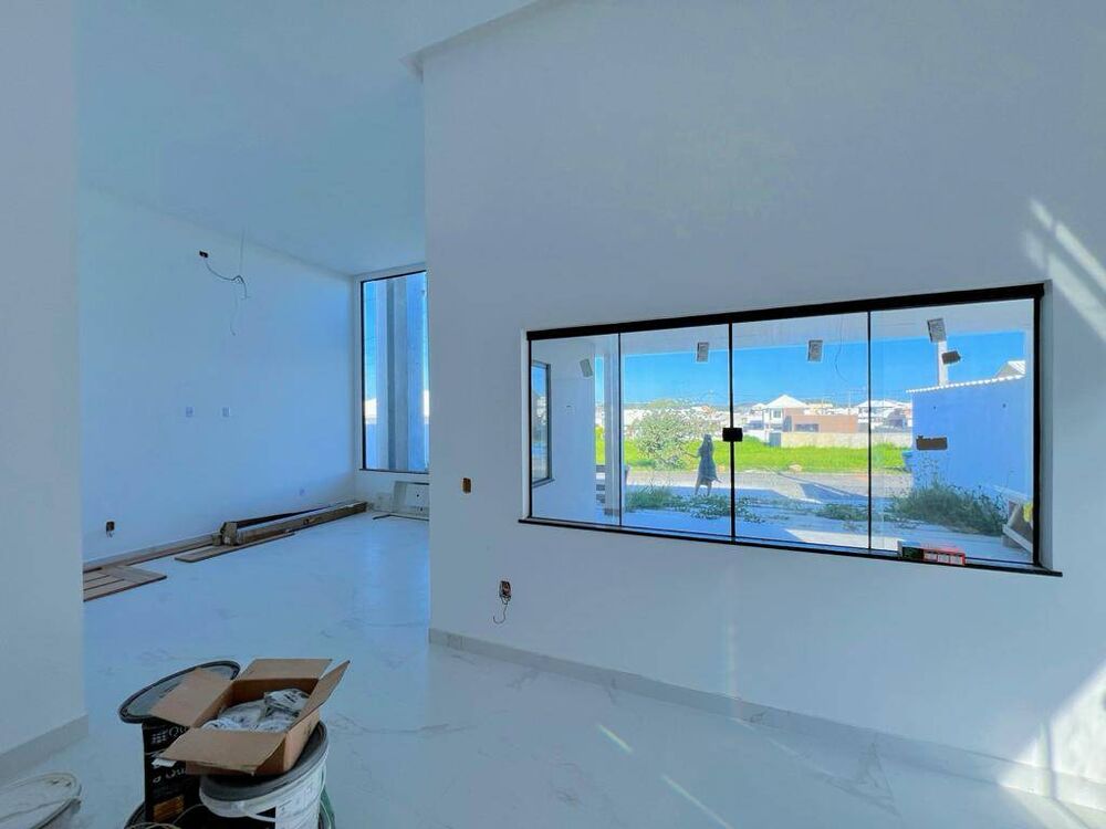 Casa à venda com 3 quartos, 360m² - Foto 1
