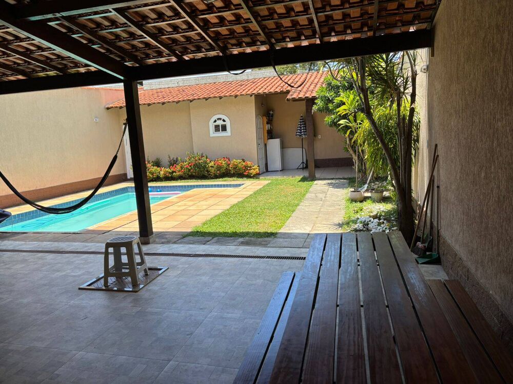 Casa à venda com 4 quartos, 99m² - Foto 2