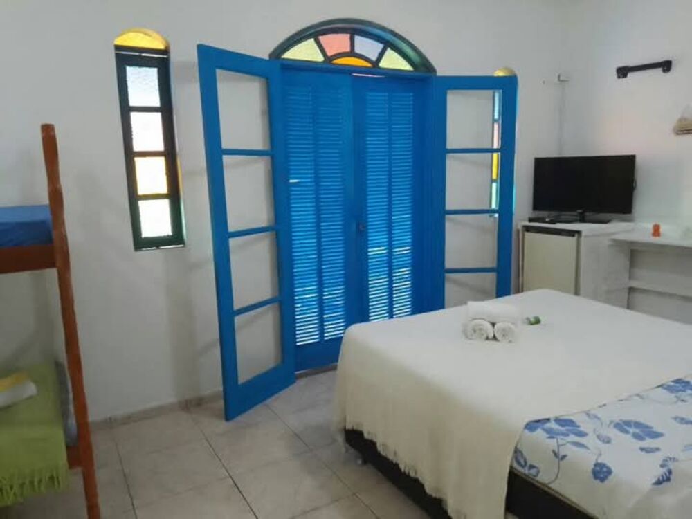 Casa para alugar com 6 quartos, 250m² - Foto 2