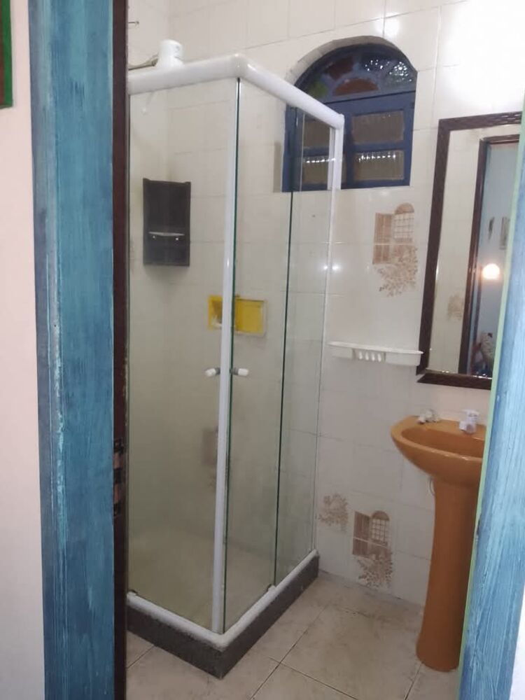 Casa para alugar com 6 quartos, 250m² - Foto 4