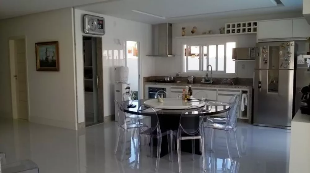 Casa à venda com 4 quartos, 360m² - Foto 7