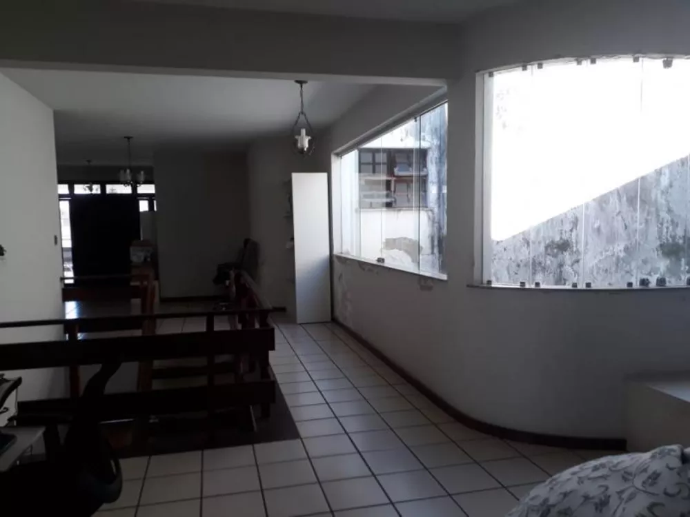 Casa para alugar com 5 quartos, 330m² - Foto 9