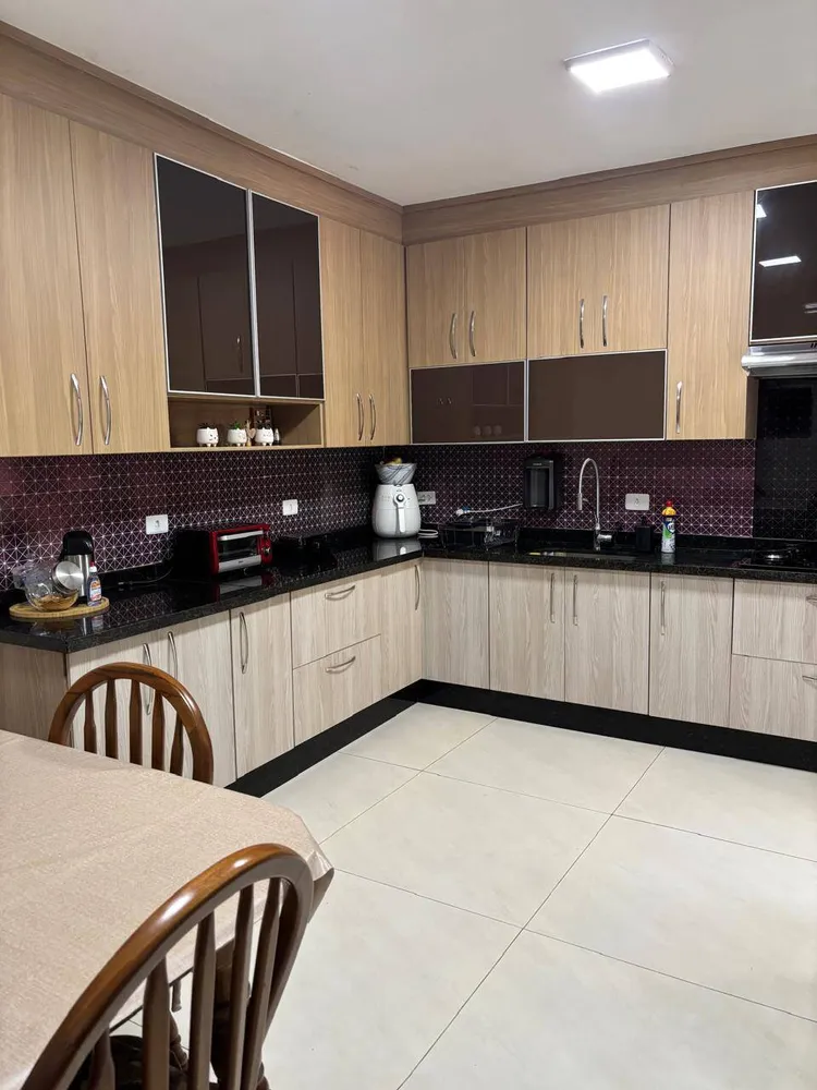 Sobrado, 3 quartos, 185 m² - Foto 1