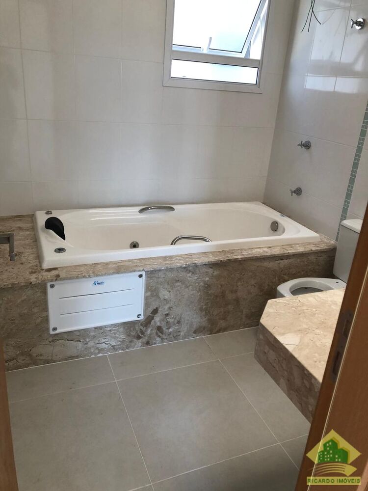 Apartamento, 3 quartos, 224 m² - Foto 2