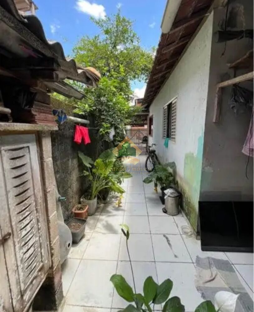 Casa à venda com 2 quartos, 125m² - Foto 1