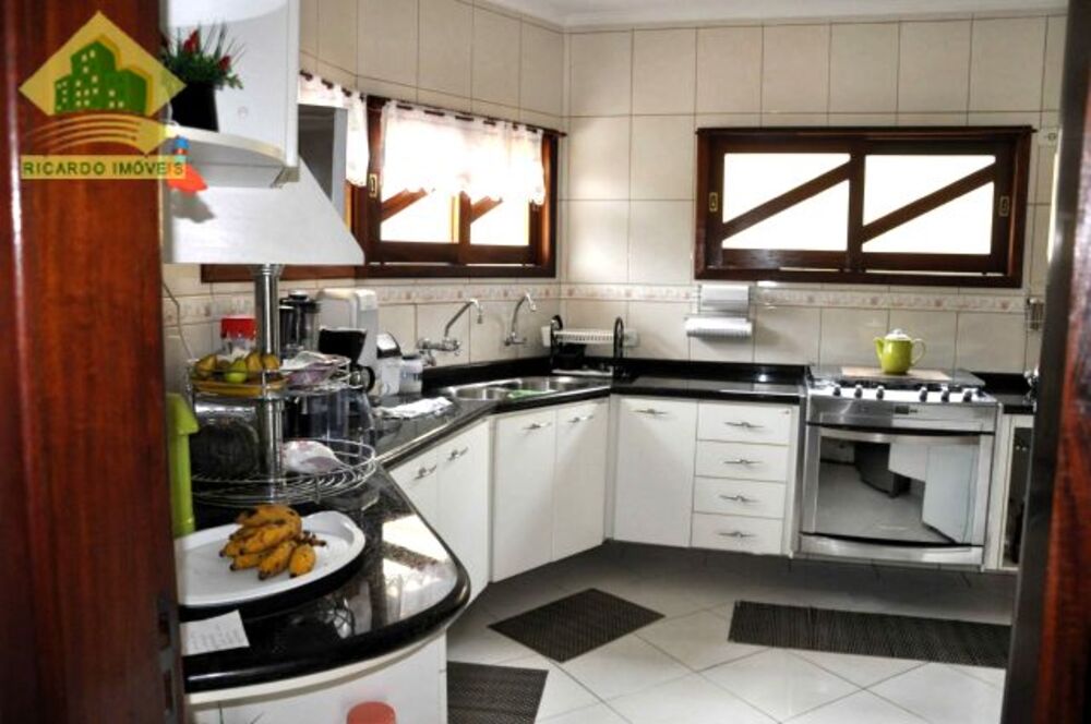 Casa, 6 quartos, 375 m² - Foto 1
