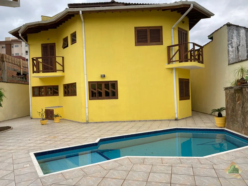 Casa, 6 quartos, 375 m² - Foto 1