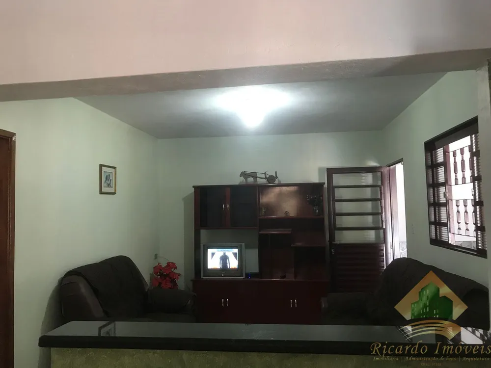 Chácara, 4 quartos, 2000 m² - Foto 1