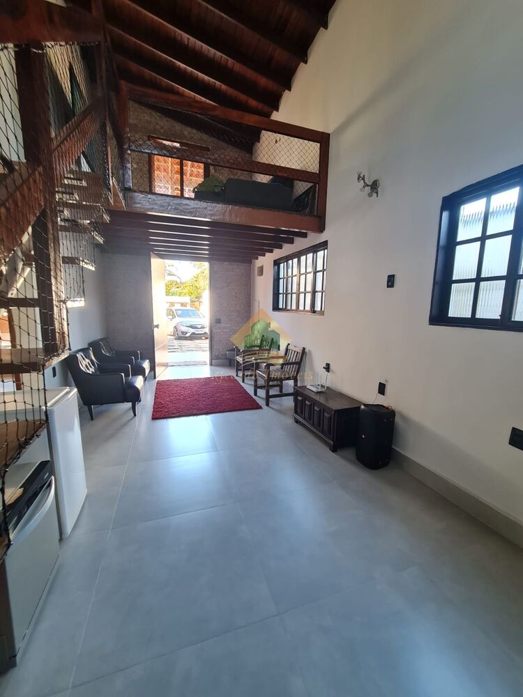 Casa à venda com 5 quartos, 181m² - Foto 11