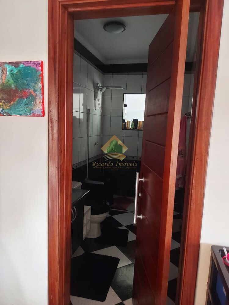 Casa à venda com 5 quartos, 325m² - Foto 1
