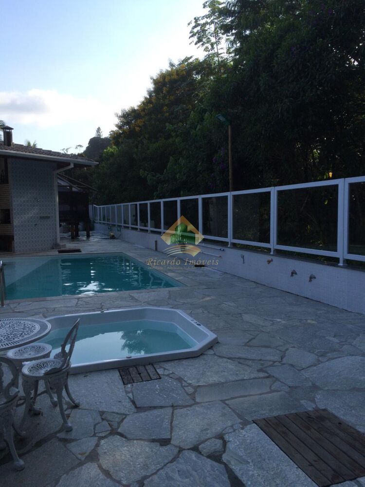 Casa de Condomínio à venda com 4 quartos, 340m² - Foto 1