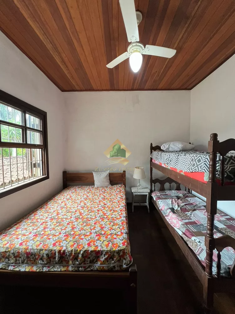 Casa, 4 quartos, 182 m² - Foto 1