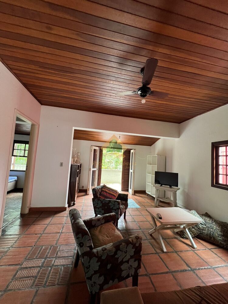 Casa à venda com 4 quartos, 182m² - Foto 2
