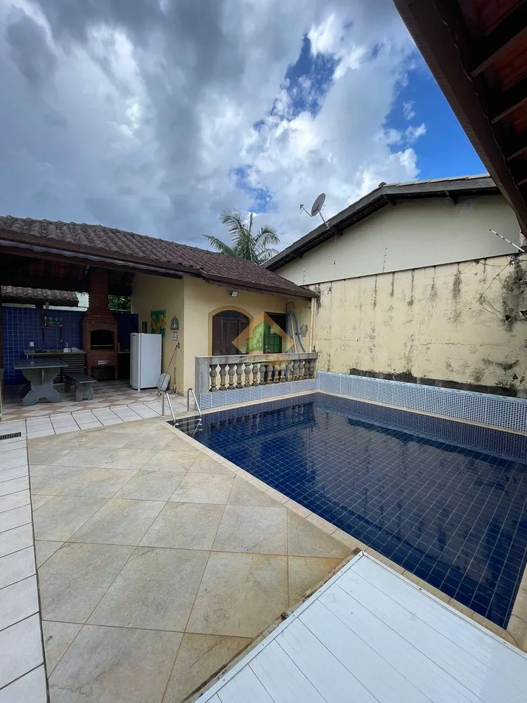 Casa, 3 quartos, 214 m² - Foto 2