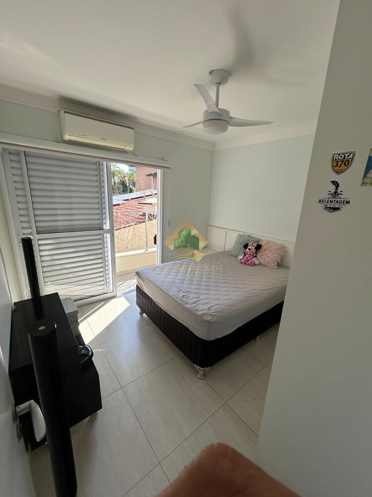 Apartamento à venda com 3 quartos, 130m² - Foto 2