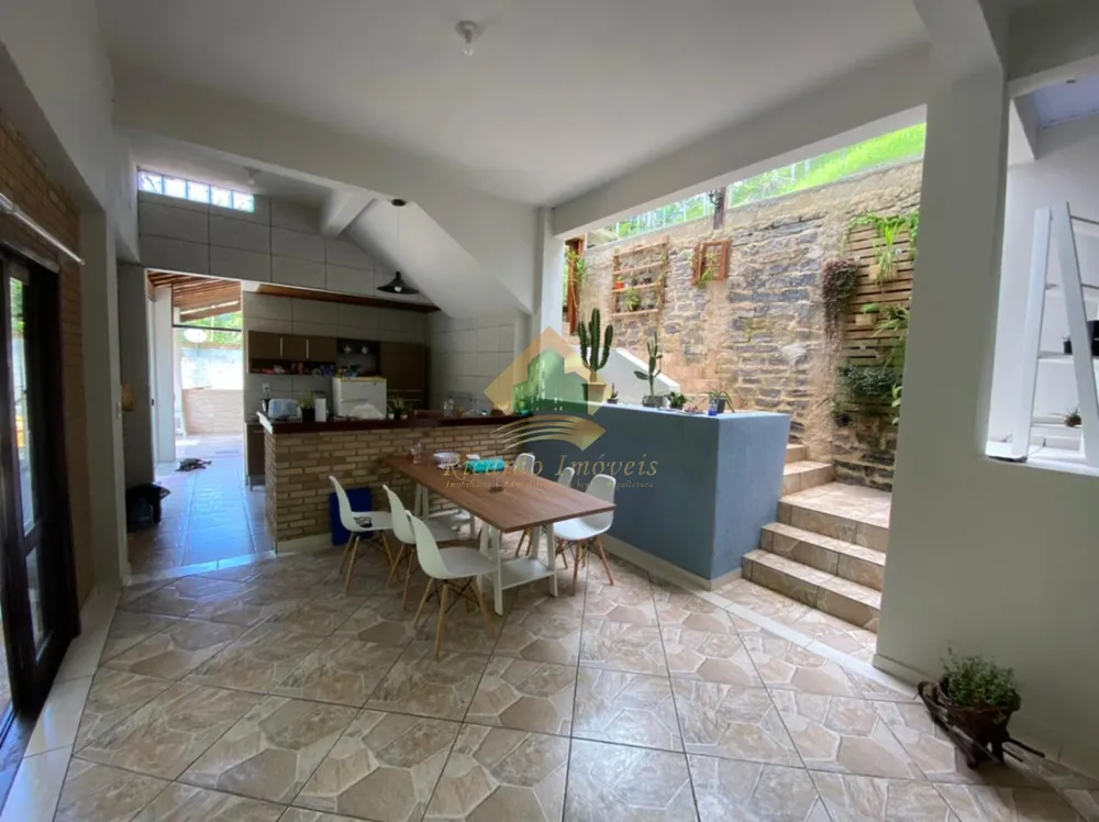 Casa, 2 quartos, 380 m² - Foto 1