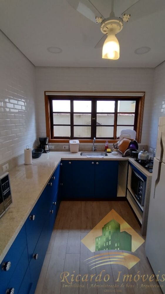 Casa, 3 quartos, 228 m² - Foto 2