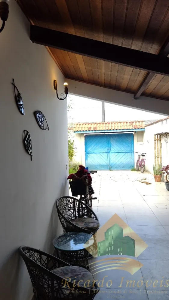 Casa, 3 quartos, 228 m² - Foto 2