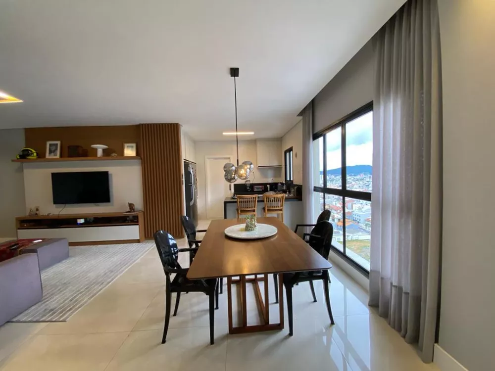 Apartamento à venda com 4 quartos, 138m² - Foto 3