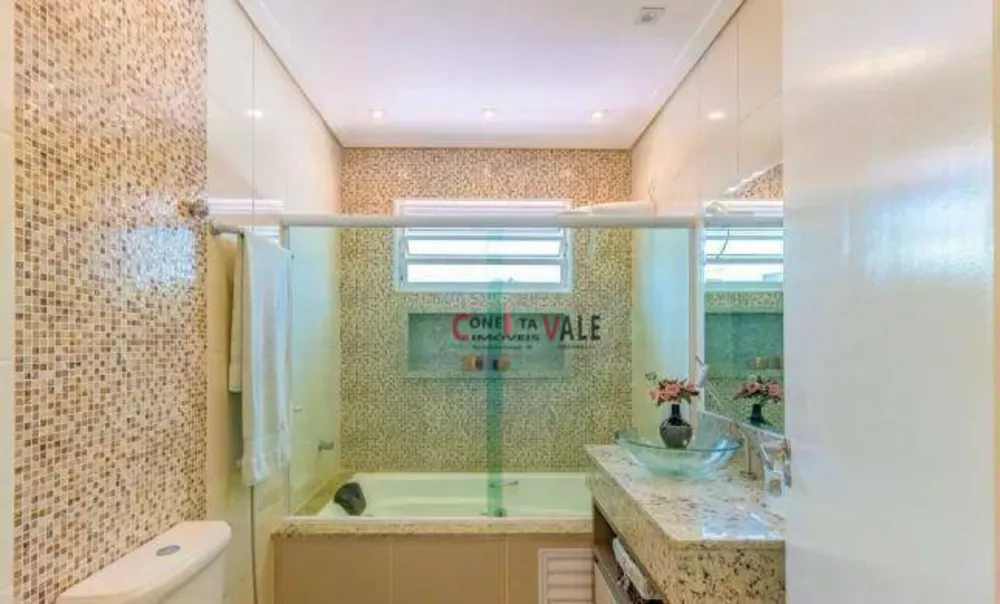 Sobrado, 3 quartos, 219 m² - Foto 2